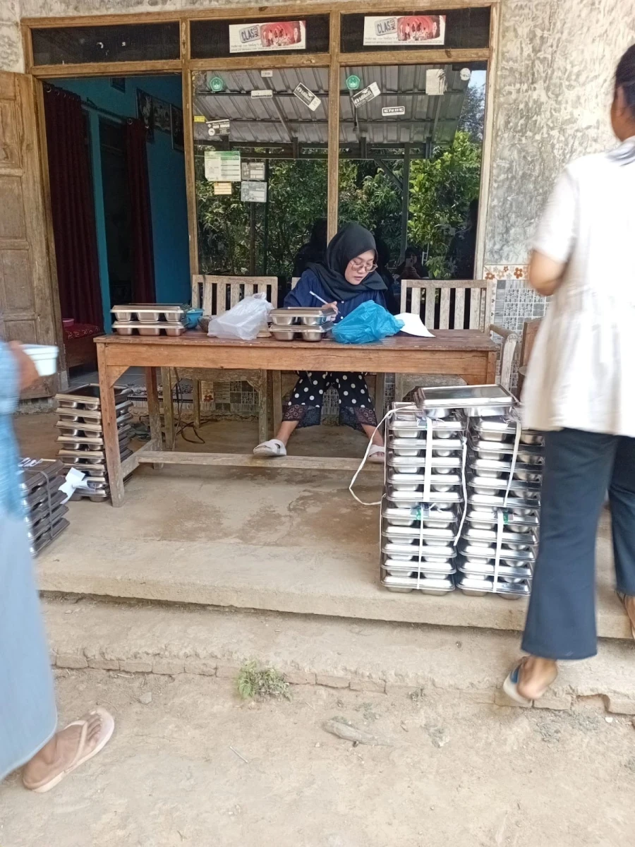 MAKANAN BERGIZI GRATIS