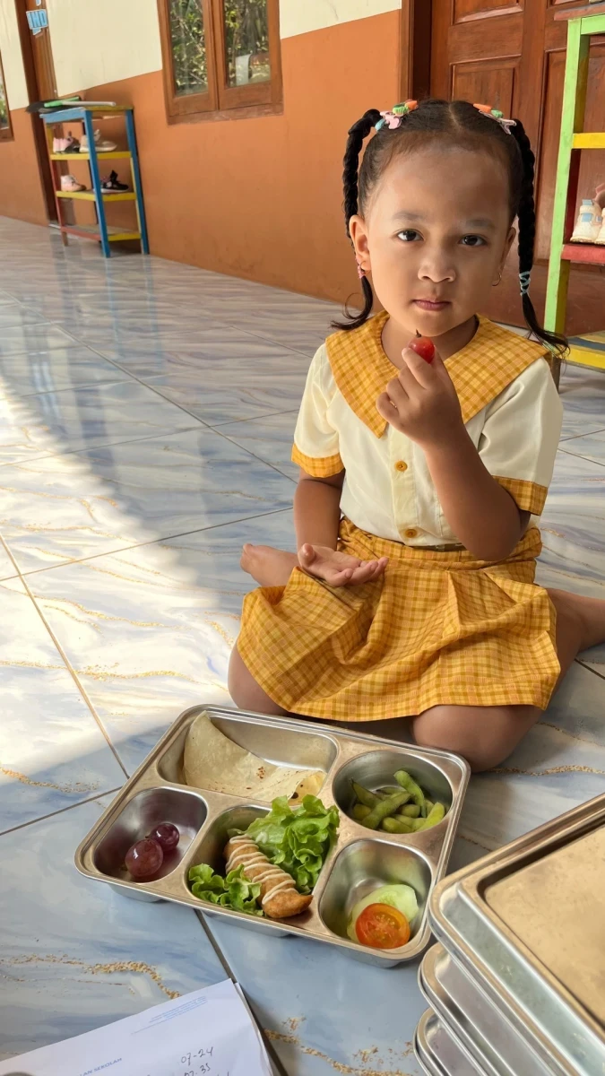 MAKANAN BERGIZI GRATIS