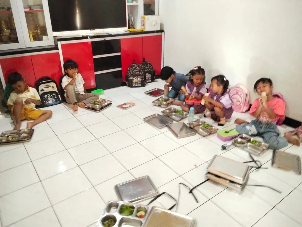 MAKANAN BERGIZI GRATIS