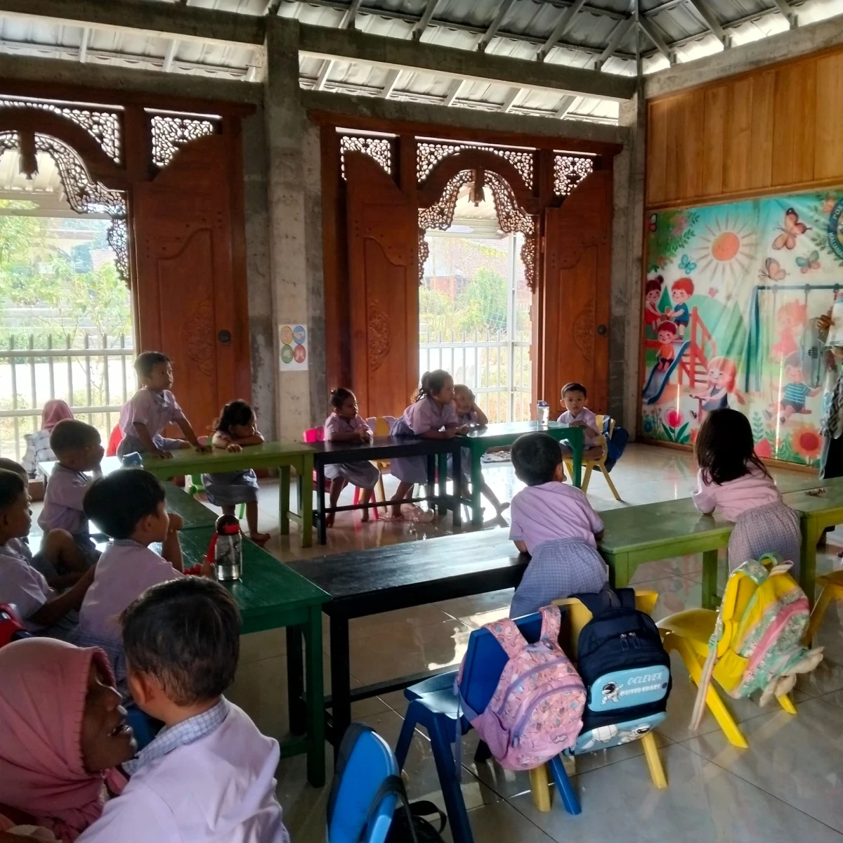Proses Pembelajaran dan Pembagian MBG di Pos Paud Kasih Ibu Kaliaman