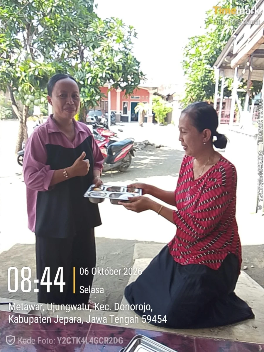 PENDISTRIBUSIAN MAKAN BERGIZI GRATIS (MBG) DI RW 01 POS 01 METAWAR