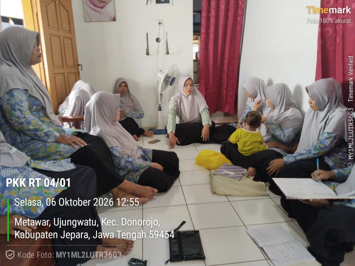 SOSIALISASI KESEHATAN DI PKK RT 04 RW 01 DUKUH METAWAR
