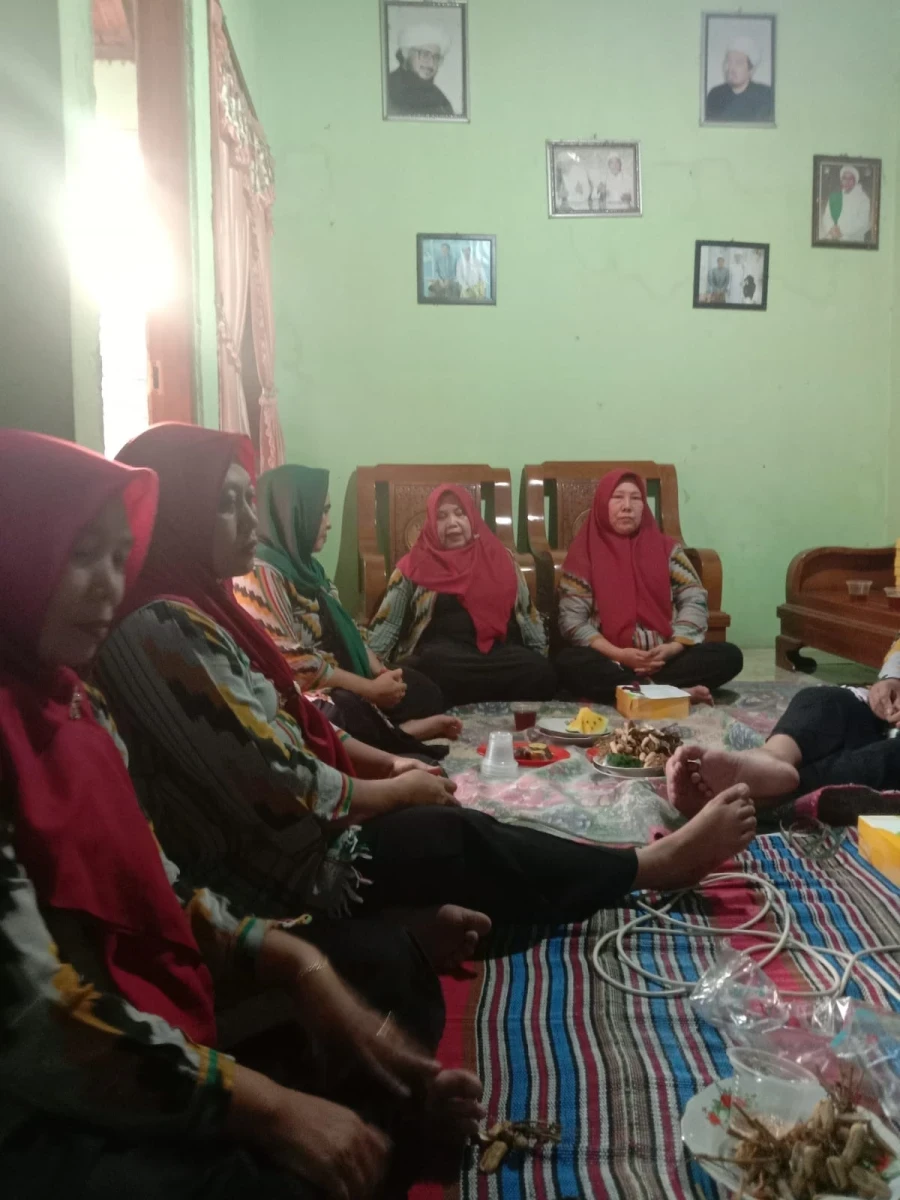Mengadakan Sosialisasi Kebersihan Lingkungan Hidup