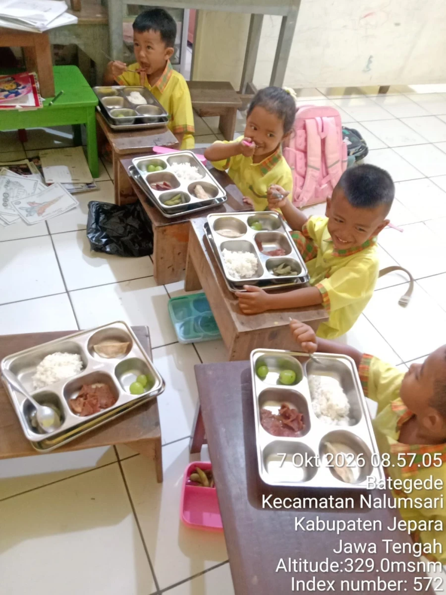 Makan mbg bersama 