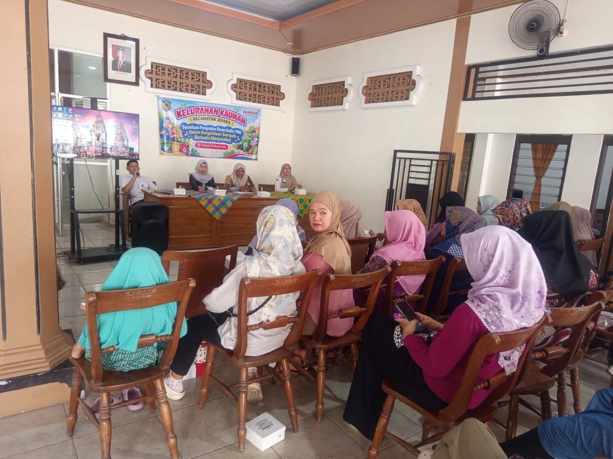 Penguatan peran kader PKK dalam pengelolaan sampah berbasis masyarakat 