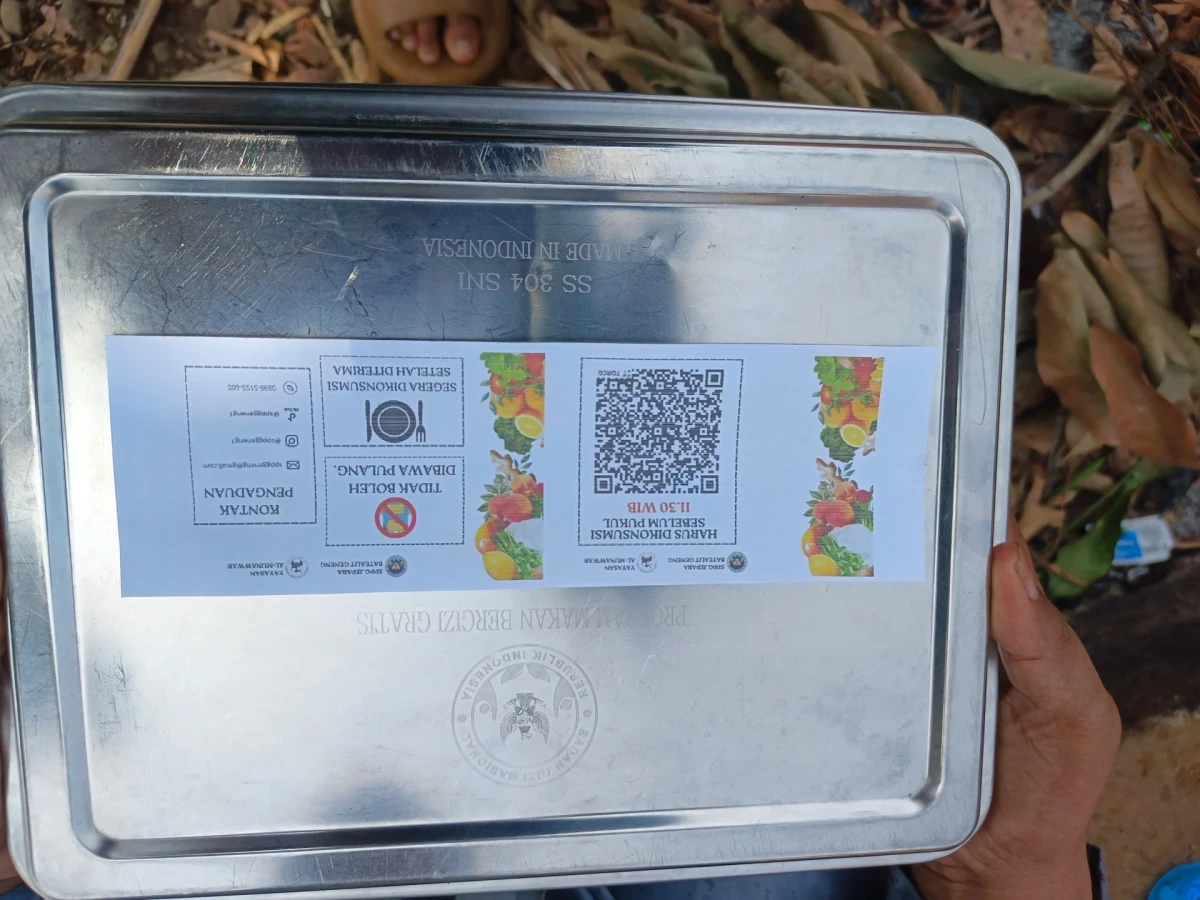 Kegiatan pembagian MBG di desa geneng