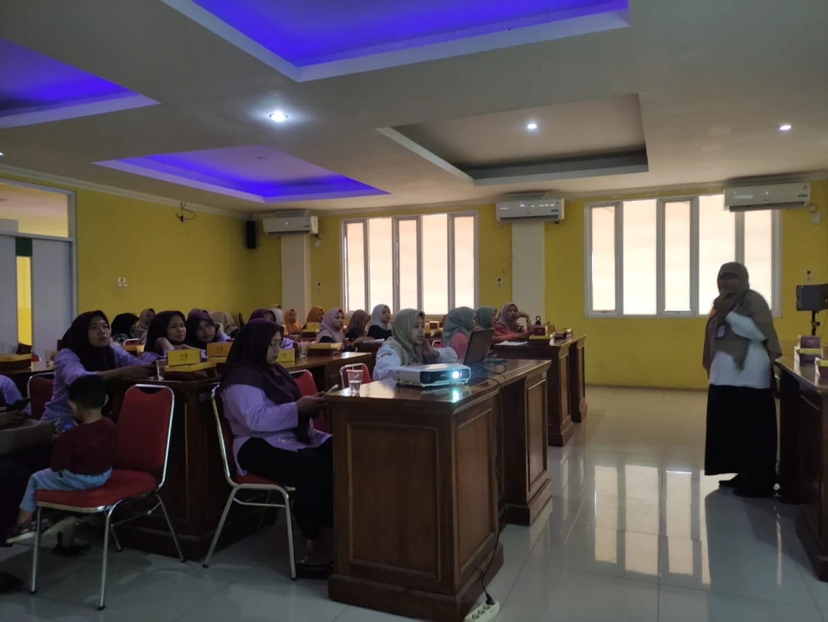 Kegiatan pembekalan dan evaluasi pelaksanaan pemberian makanan tambahan( PMT)  berbahan  lokal. 