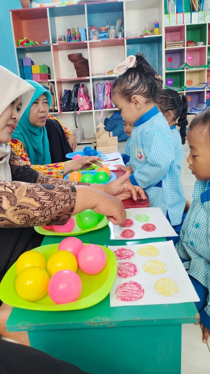 Berhitung sambil mengenal warna 