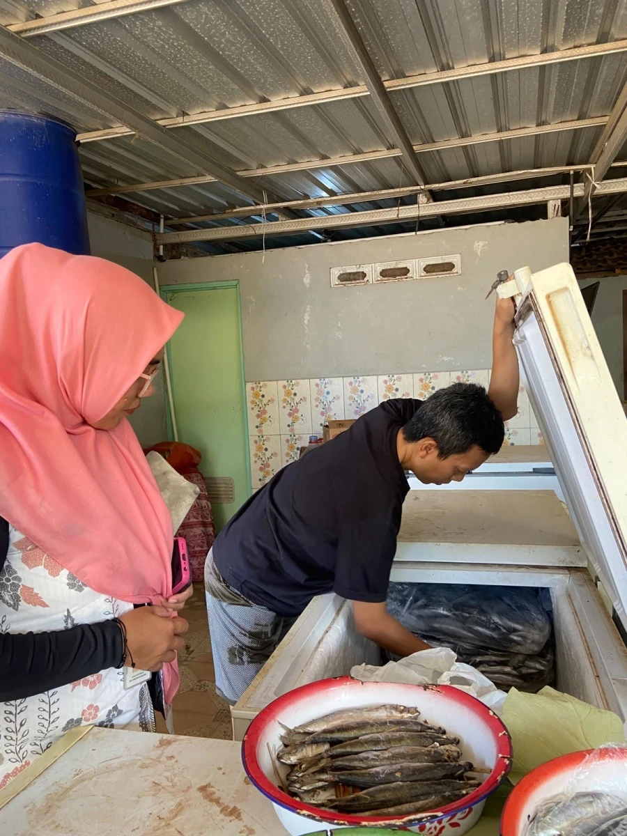TP PKK Kecamatan Kembang Dukung UMKM Olahan Ikan Pindang