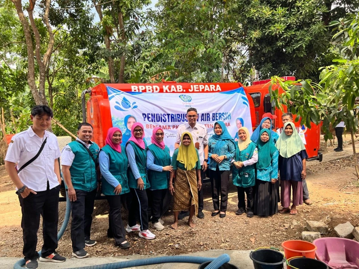 PKK Sahabat Keluarga Berbagi Air Bersih Berkolaborasi Dengan BPBD
