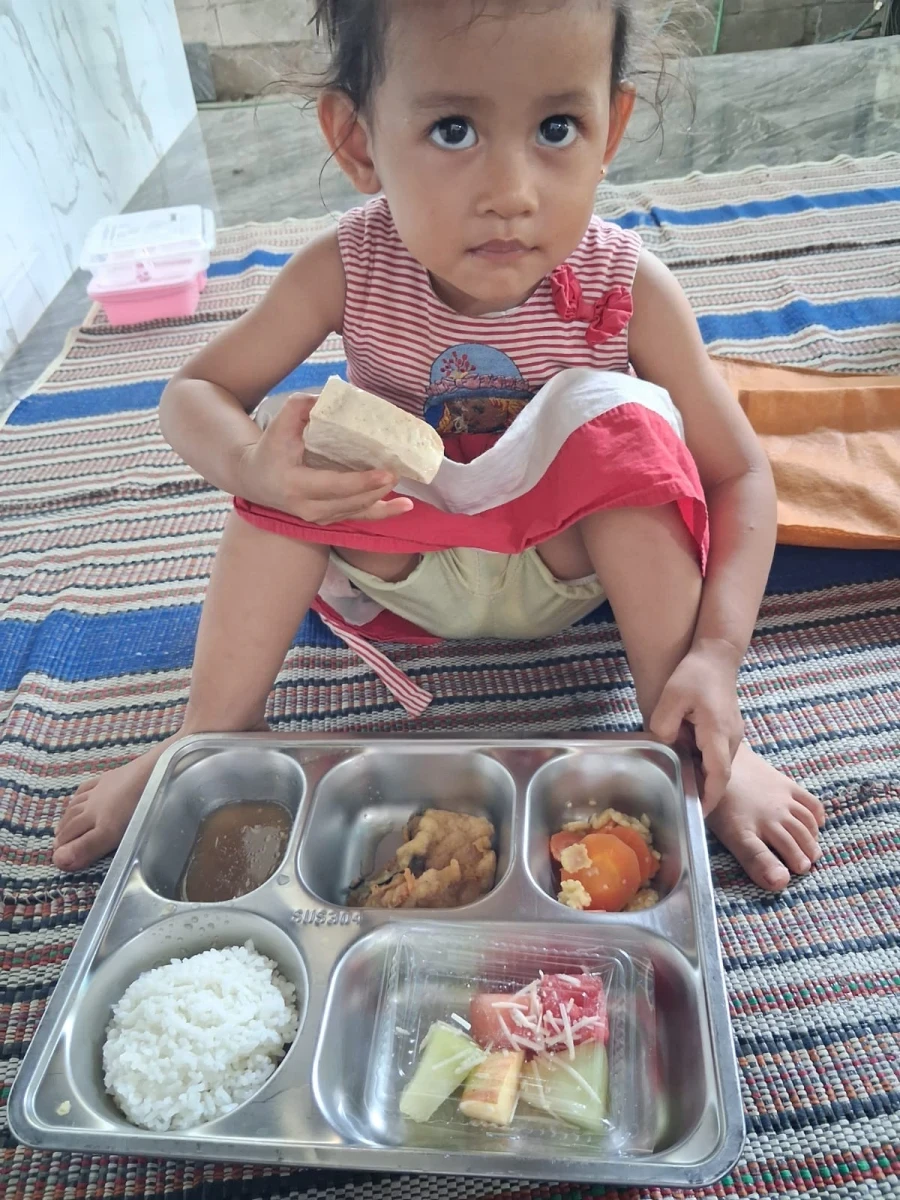 Mbg desa Langon post Melati 4 Pembagian mbg dengan sasaran bumil, busui , balita non PAUD