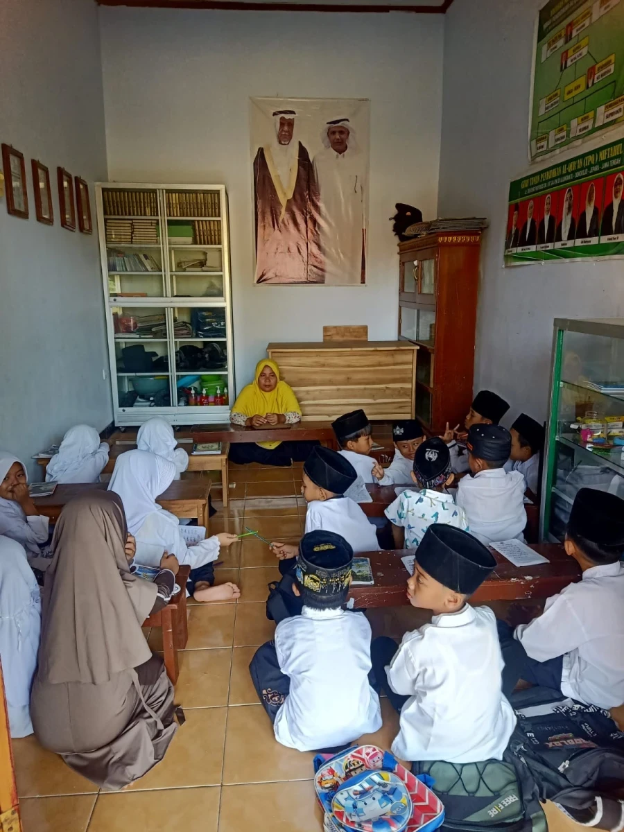 PEMBELAJARAN DI TPQ MIFTAHUL JANNAH UJUNGWATU