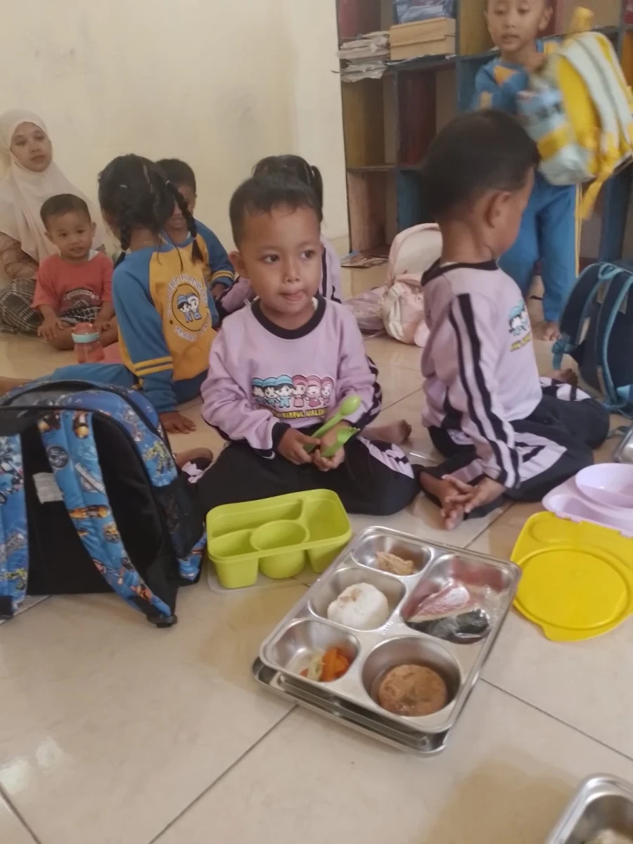 MAKANAN BERGIZI GRATIS