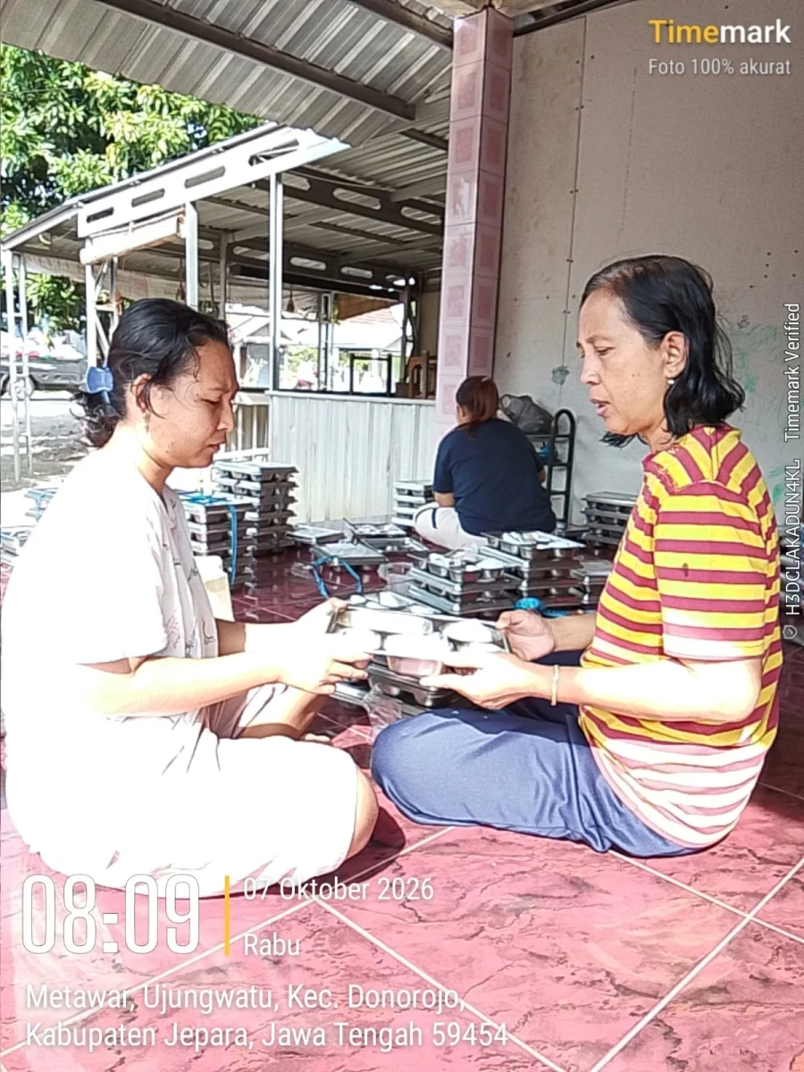 TP.PKK DESA DAMPINGI PENDISTRIBUSIAN MBG DI POS 01 RW 01 METAWAR