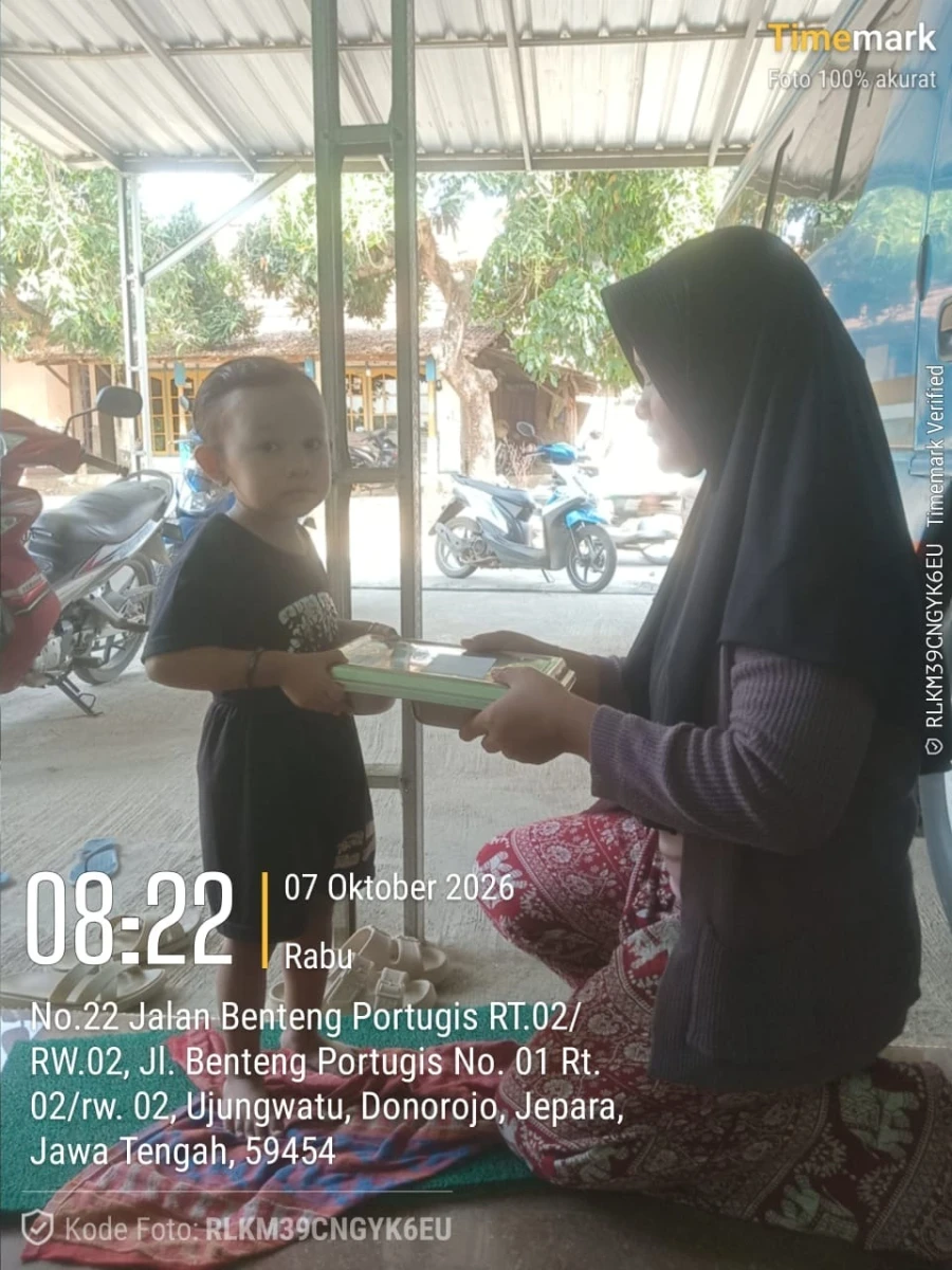 TP.PKK DESA DAMPINGI PENDISTRIBUSIAN MBG DI POS 05 RW 02 SIDOREJO