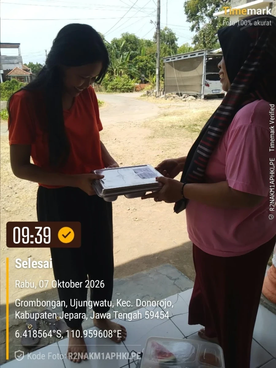 TP.PKK DESA DAMPINGI PENDISTRIBUSIAN MBG DI POS 06 RW 03 GROBOGAN