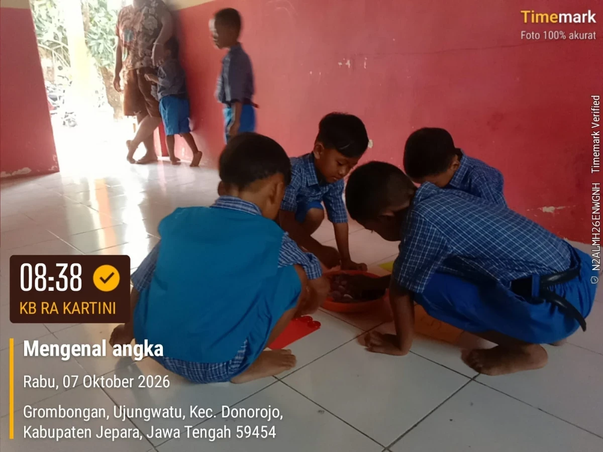TP.PKK DESA HADIR KB RA KARTINI UJUNGWATU
