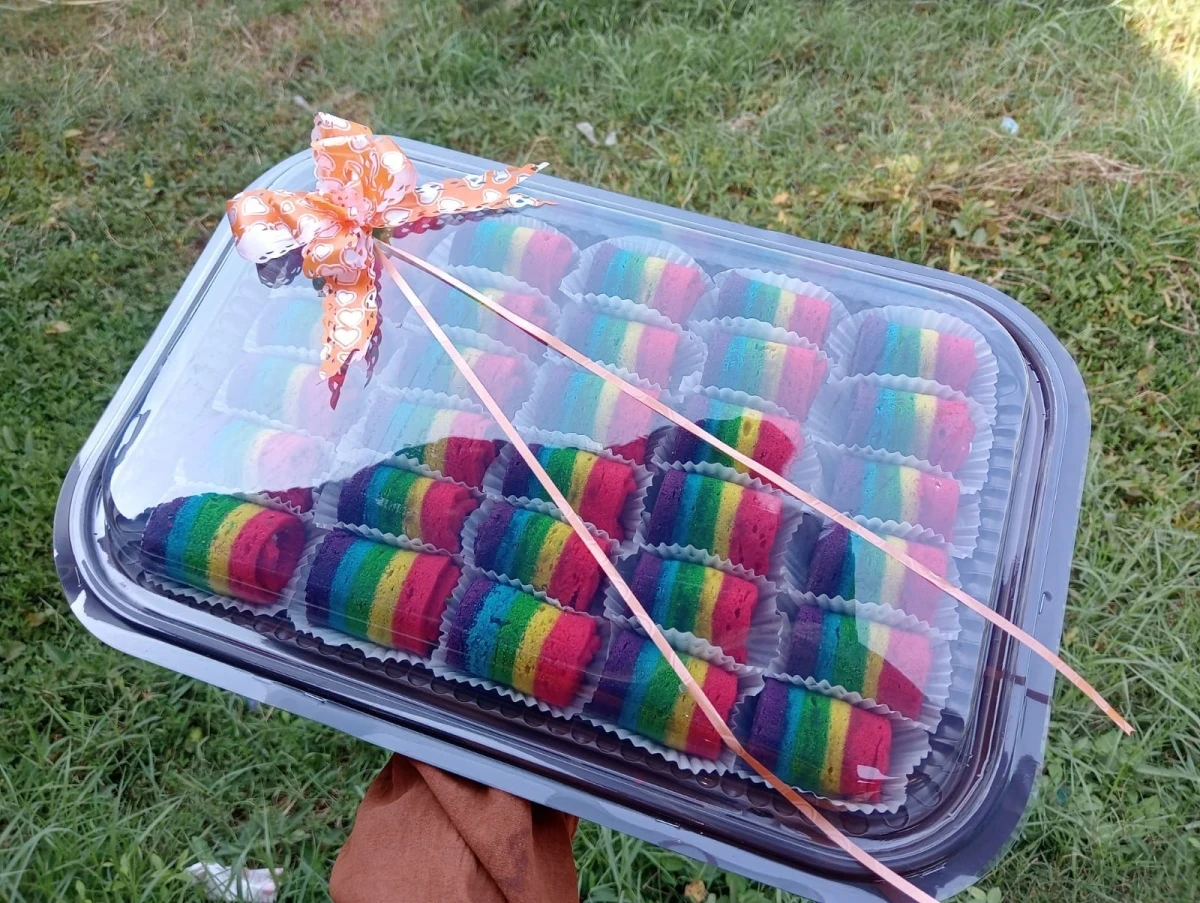 Warna-Warni dari Dapur Cap Nona, Rainbow Cake Telukawur Tumbuh Jadi Peluang Usaha