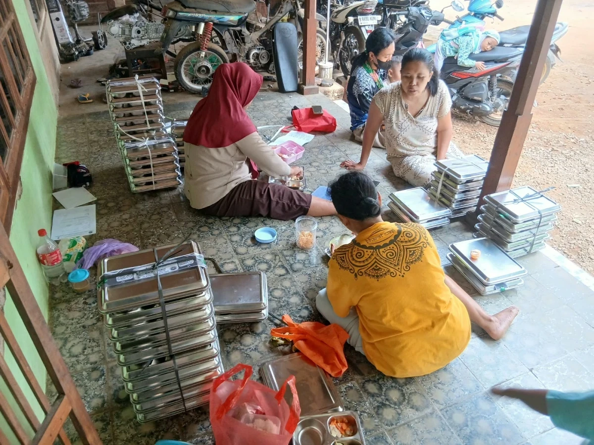 MAKANAN BERGIZI GRATIS