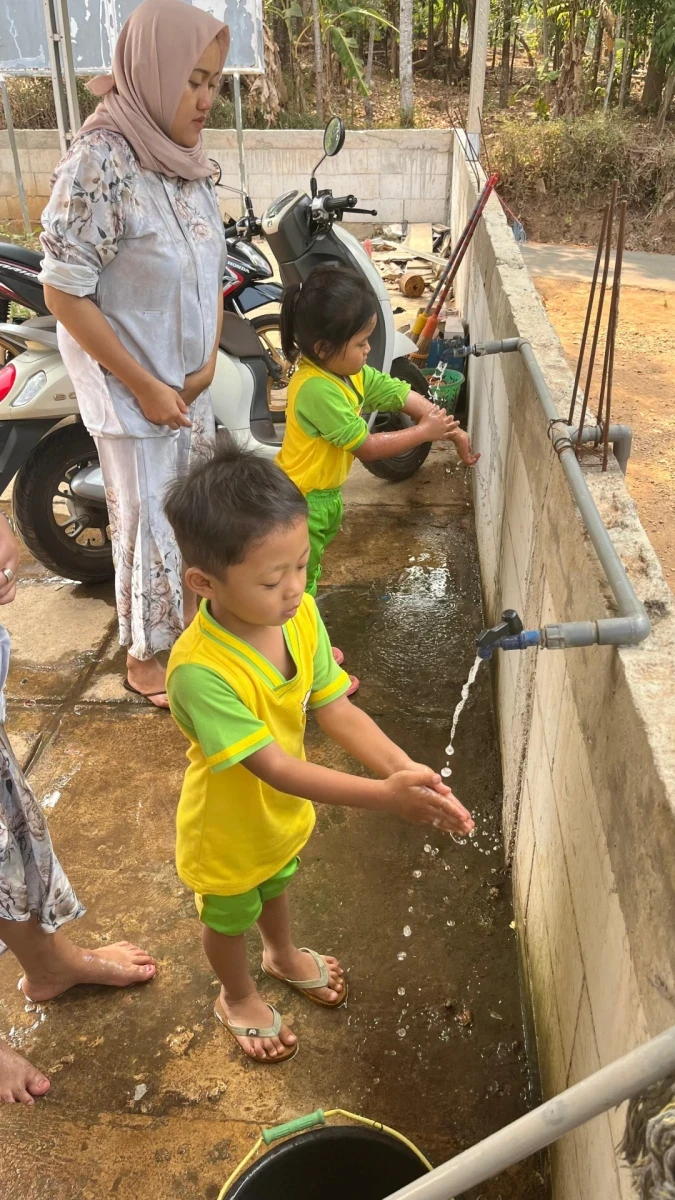 Belajar Niat Wudlu, Berwudlu dan Sholat