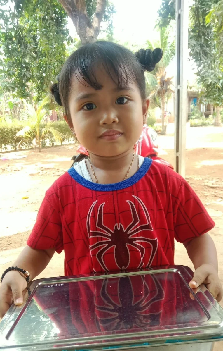Pembagian Menu MBG di Posyandu Harapan 11