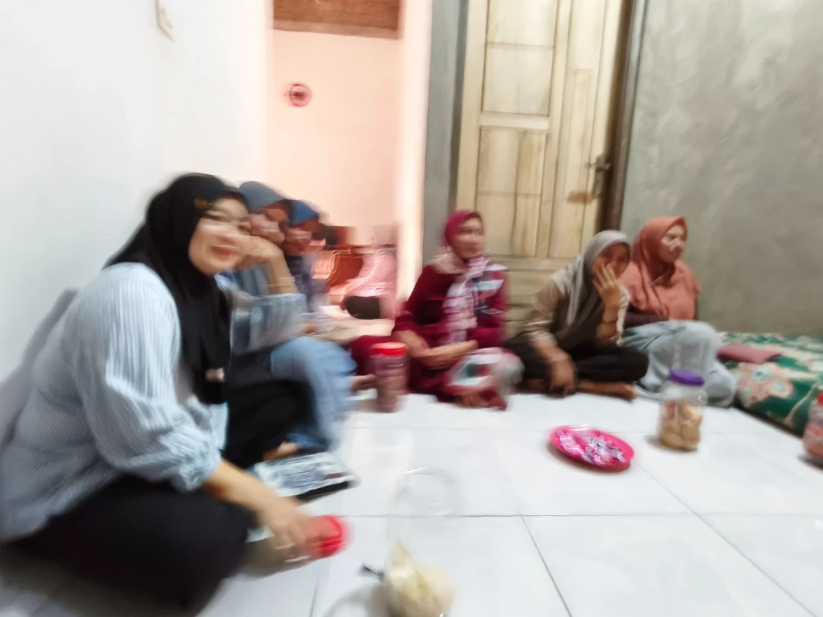 Menjenguk Anggota Sakit