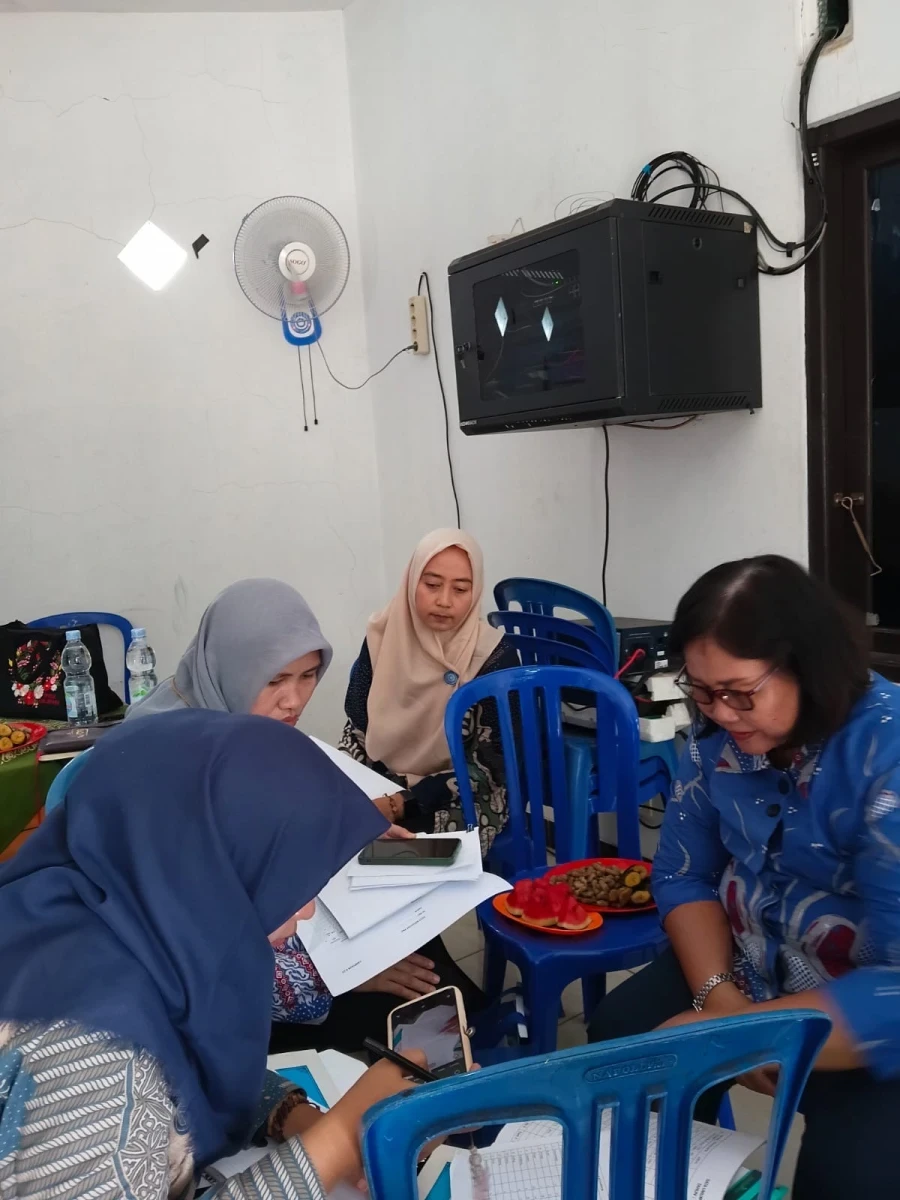 Pembinaan Administrasi PKK di Desa Tunahan