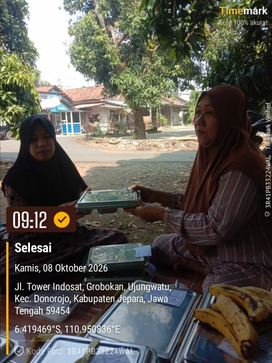 PENDISTRIBUSIAN MAKAN BERGIZI GRATIS (MBG) DI RW 03 POS 03 GROBOGAN