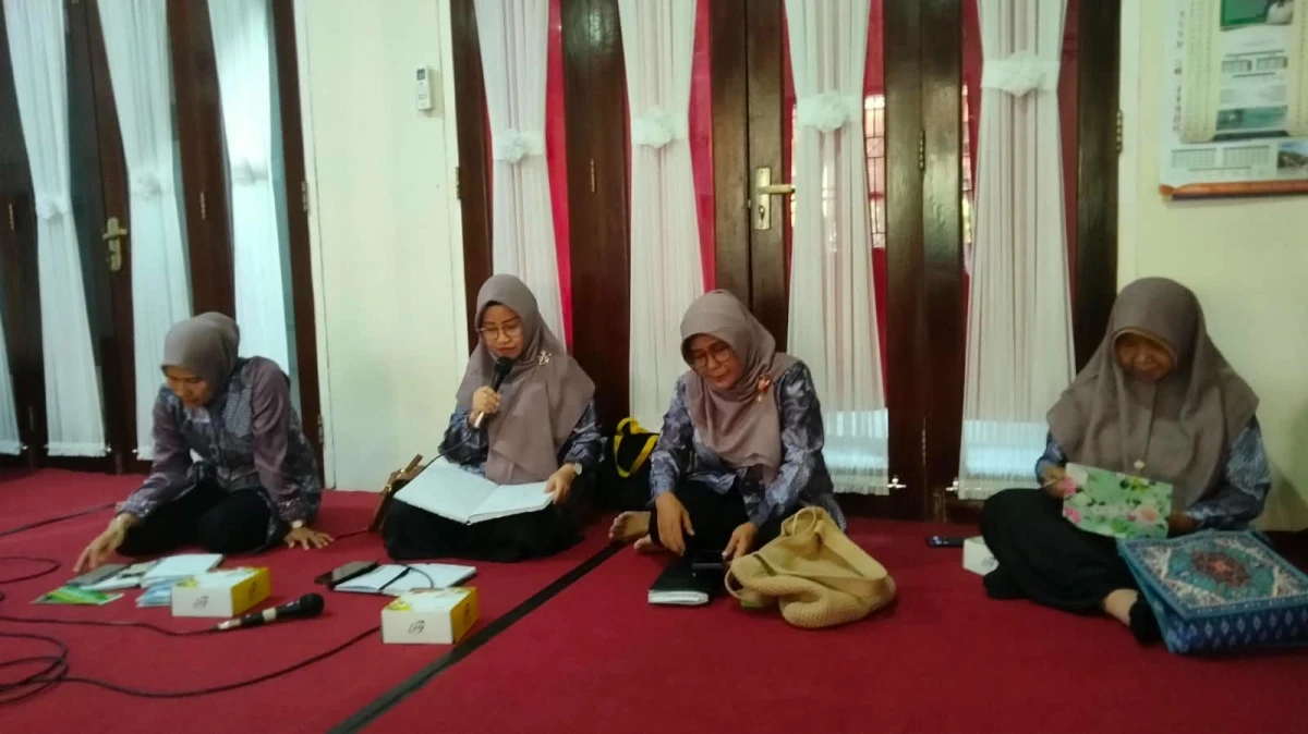 Pertemuan Rutin Kelompok PKK RW VII Griya Tahunan Indah Jepara