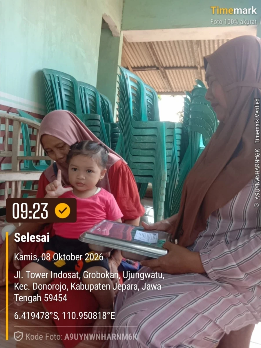 TP.PKK DESA DAMPINGI PENDISTRIBUSIAN MBG DI POS 03 DUKUH GROBOGAN