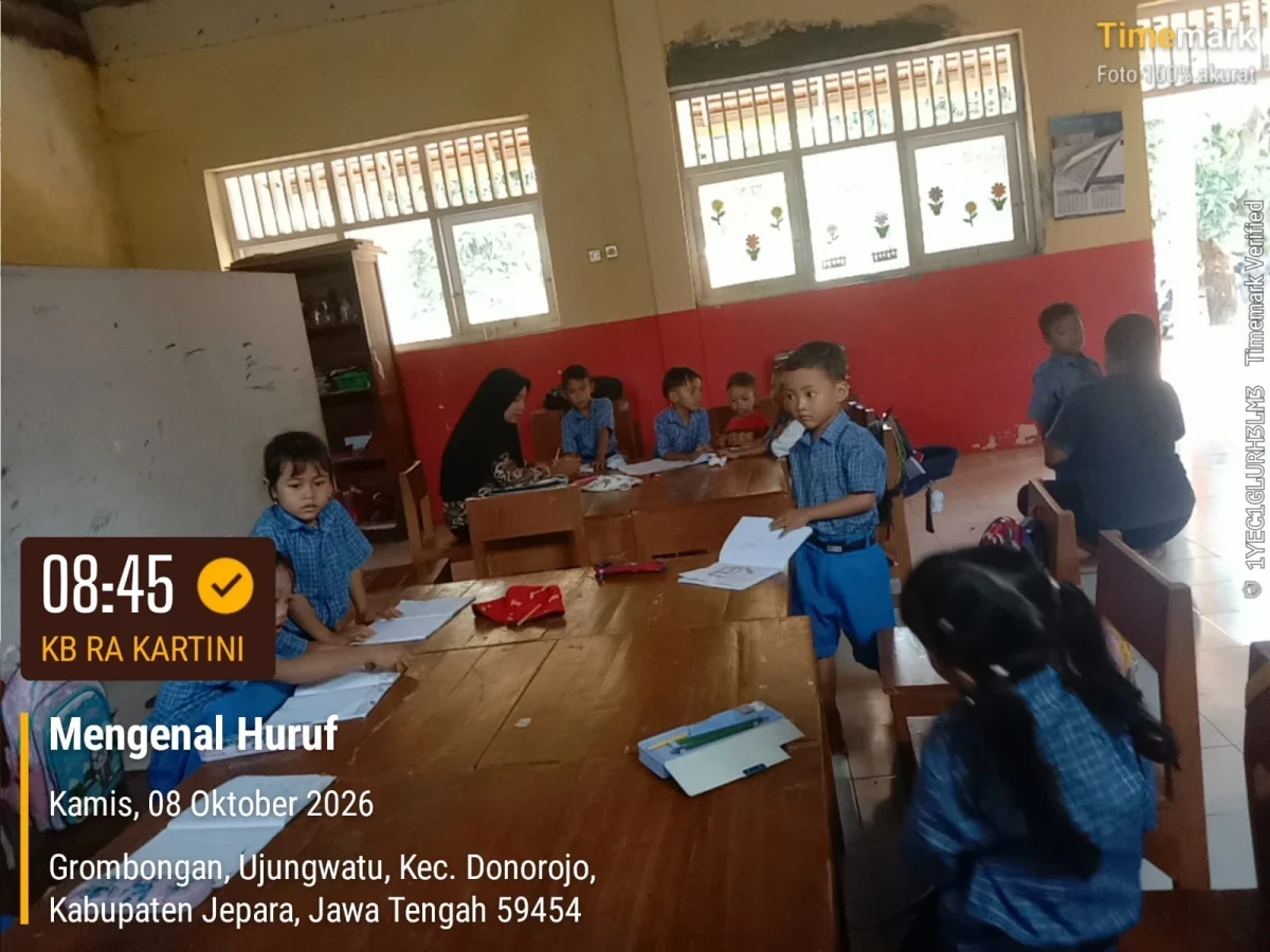 MENCOCOKAN HURUF DI KB RA KARTINI UJUNGWATU