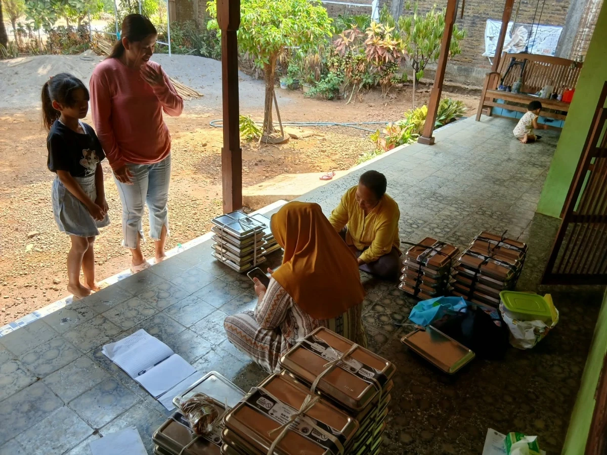 MAKANAN BERGIZI GRATIS