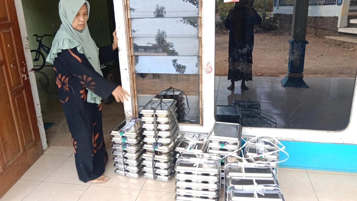 MAKANAN BERGIZI GRATIS