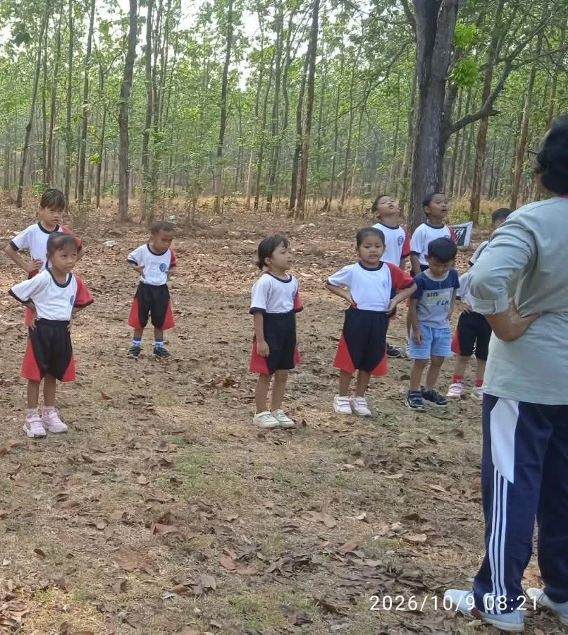 Keceriaan Pagi TK Lidya Karanggondang: Ceria dan Bugar Lewat Senam Bersama di Lapangan