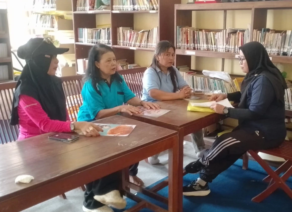 TP PKK Desa Karanggondang Kunjungi Perpustakaan Ngudi Kaweruh