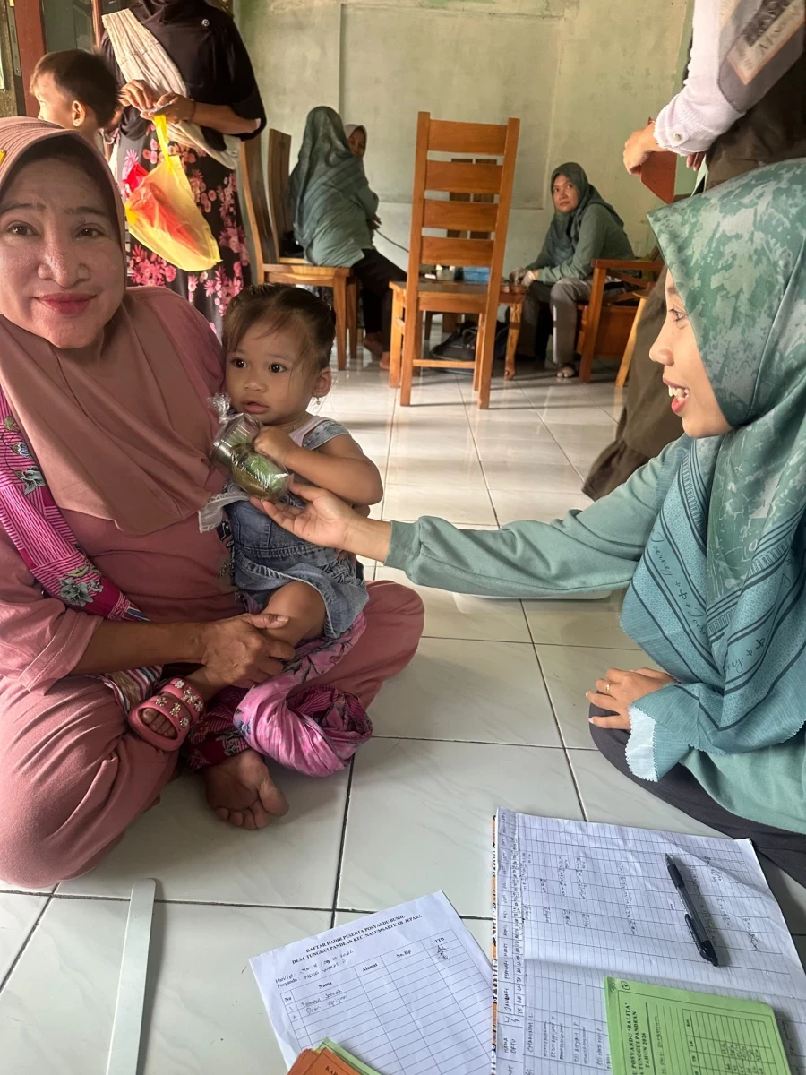 Pembagian pmt bagi balita stunting 