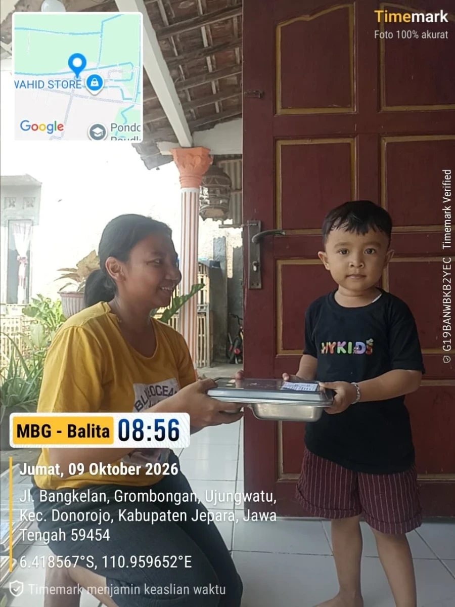 PENDISTRIBUSIAN MAKAN BERGIZI GRATIS DI RW 03 POS 06 GROBOGAN