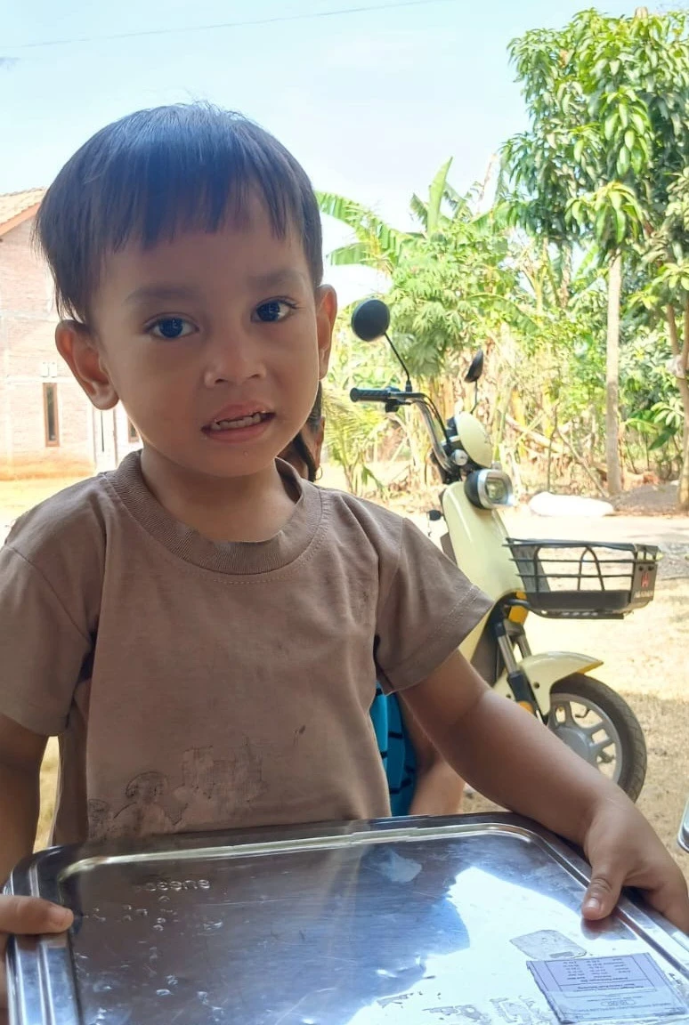 Penyaluran MBG (Makan Bergizi Gratis) Posyandu Harapan 4 RW 06 Desa Karanggondang