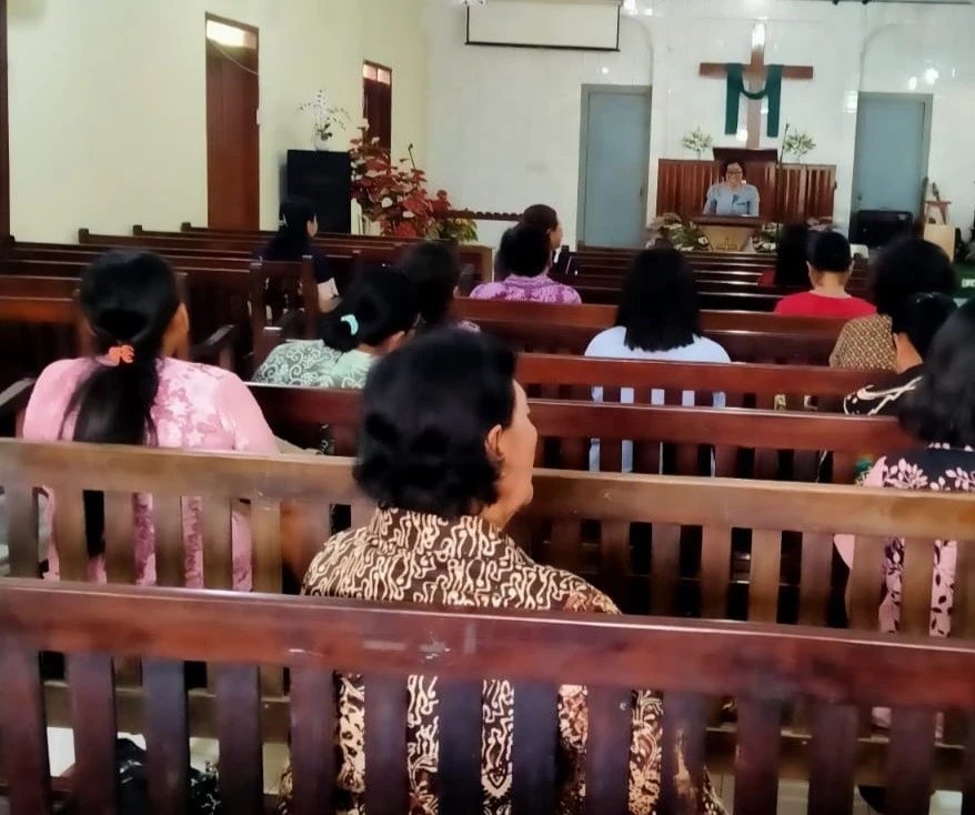Kebaktian Komisi Wanita GITJ Balongarto Karanggondang: Menghayati Kehadiran Allah yang Mengenal Setiap Langkah Hidup