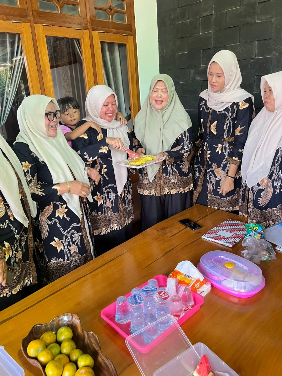 Pertemuan rutin PKK RW 04