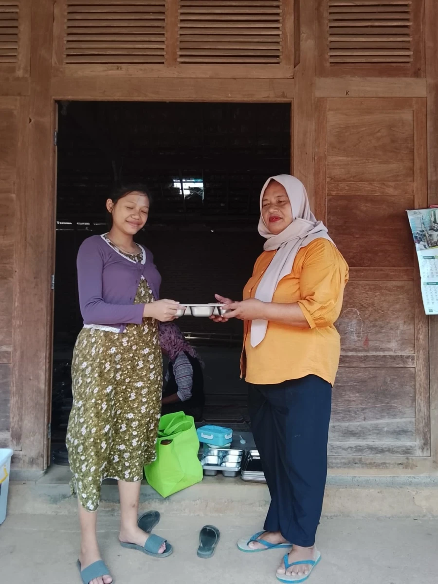 Mbg desa Langon post Melati 1 Pembagian mbg dengan sasaran bumil, busui , balita non PAUD
