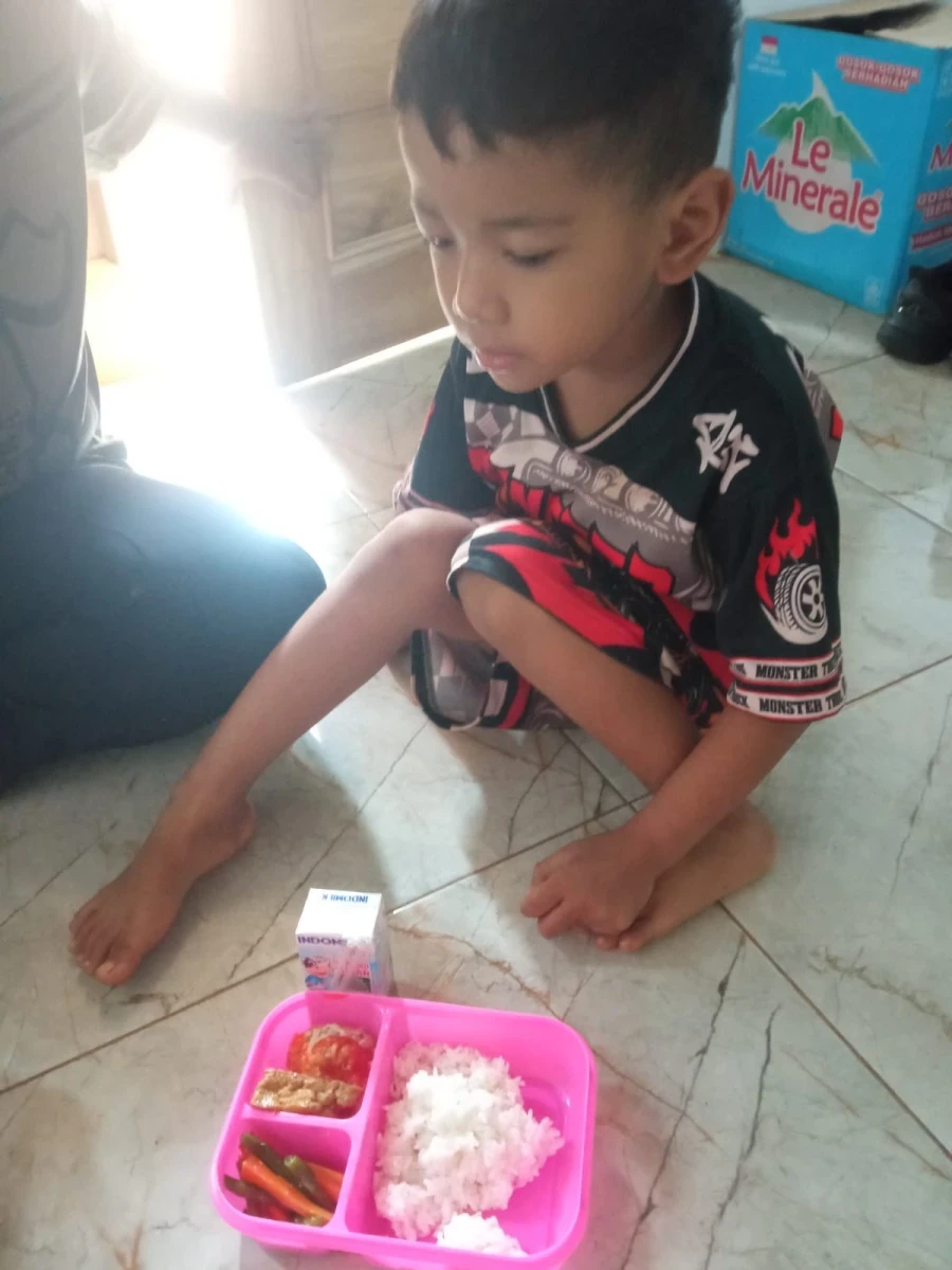 Mbg desa Langon post Melati 3 Pembagian mbg dengan sasaran bumil, busui , balita non PAUD