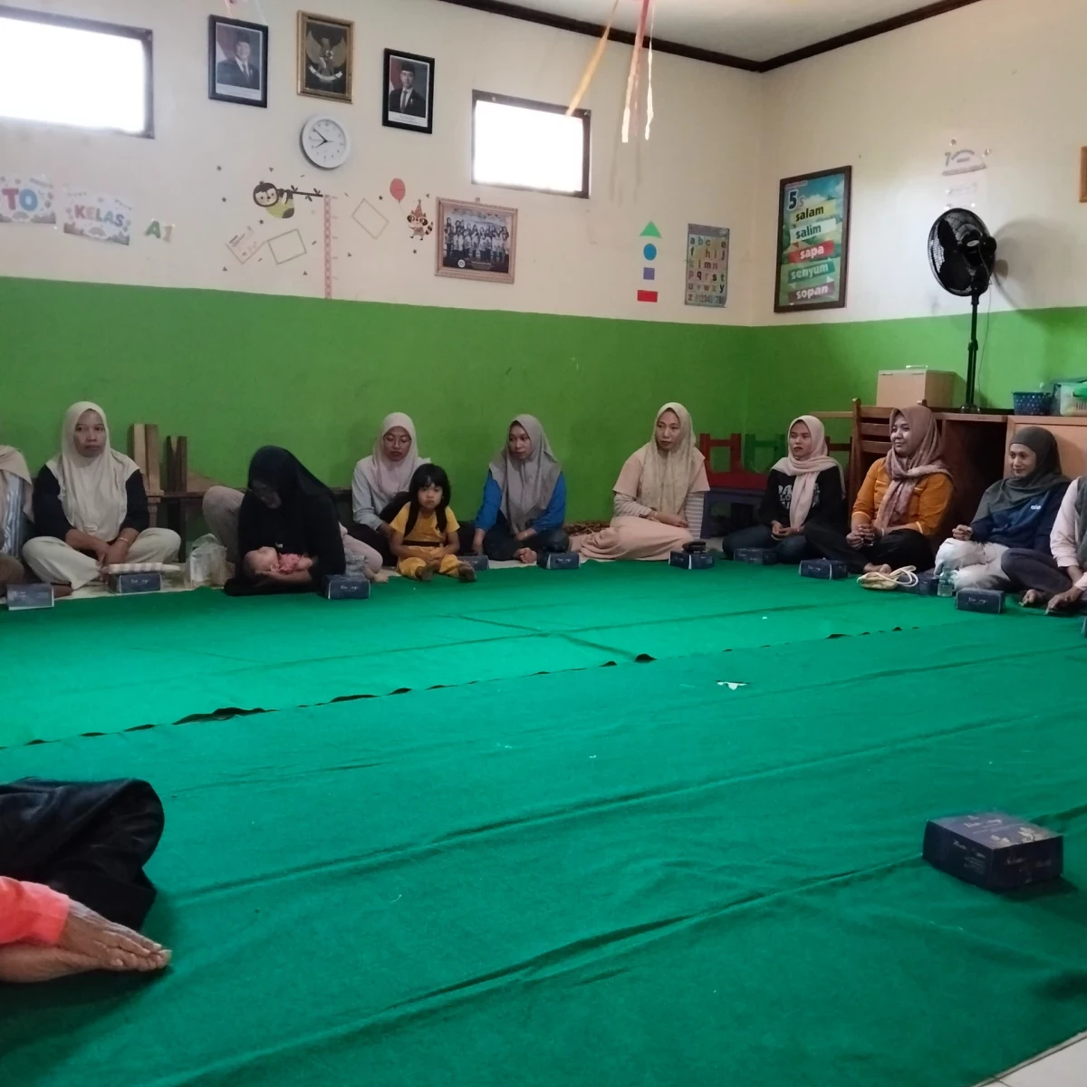 Kegiatan Kelas Balita oleh tenaga kesehatan puskesmas kembang di Paud Rukun Santoso 