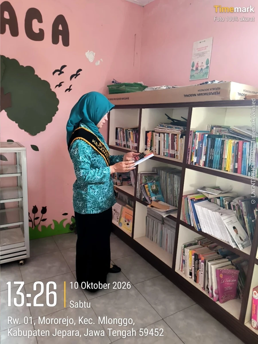 Ketua TP PKK Kecamatan Mlonggo Sekaligus Bunda Literasi Ajak Masyarakat Kunjungi Perpustakaan Desa Mororejo