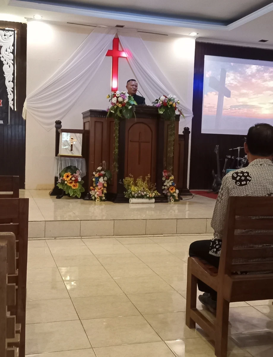 Saling Menguatkan di Tengah Ketidakpastian Dunia: Berdiri Teguh dalam Damai Sejahtera Kristus