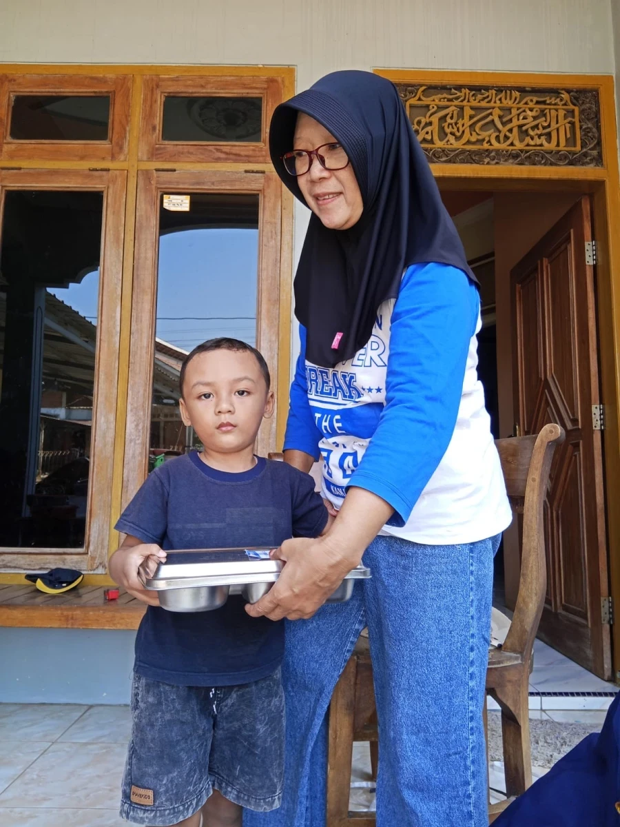 kegiatan pembagian MBG