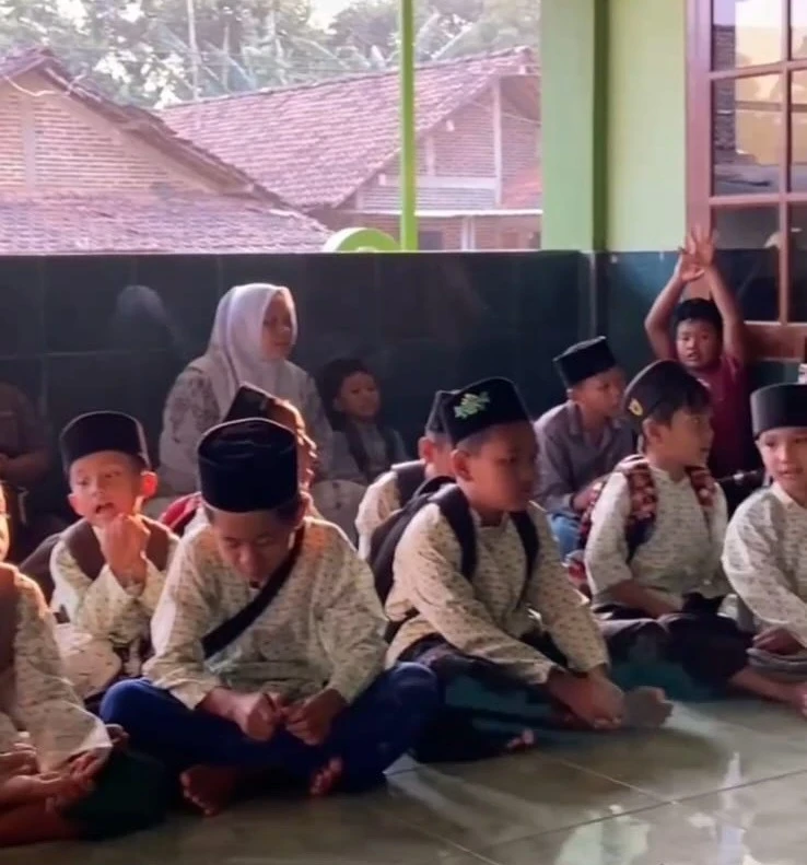 Meneladani Akhlakul Karimah dan Semangat Juang Para Pendahulu Melalui Peringatan Haul