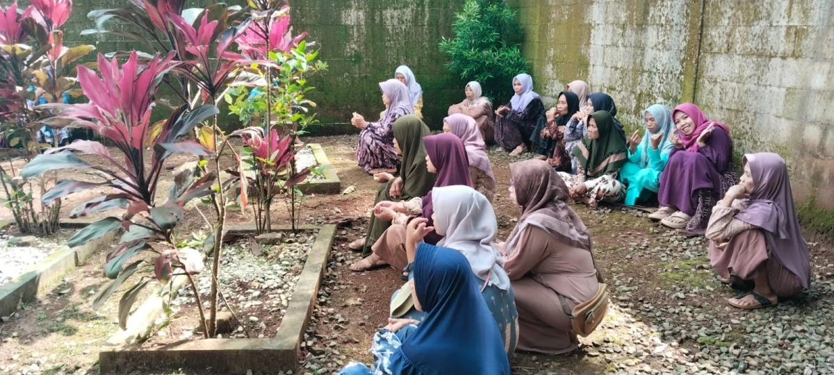 Mengikuti Ziarah Muslimat Bucu