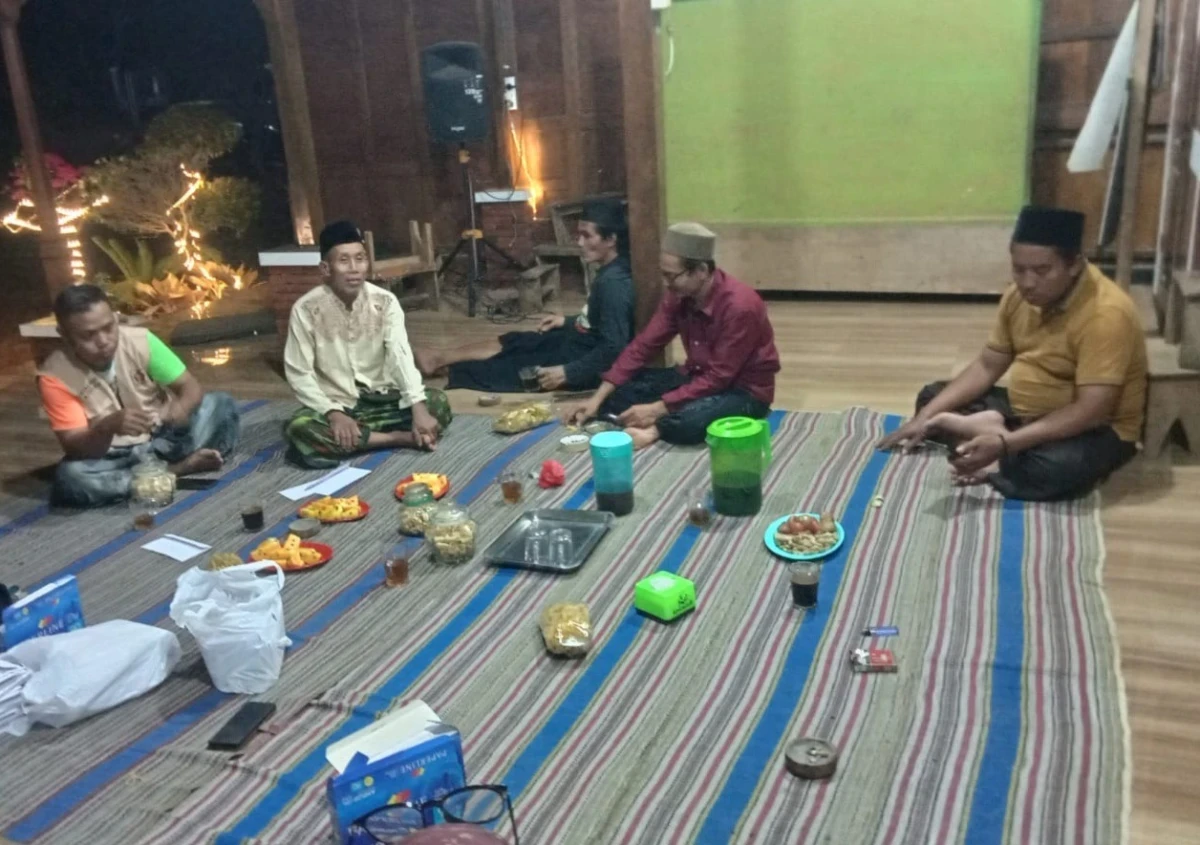 Sinergi Warga RT 01 RW 02 Karanggondang: Musyawarah Pembangunan TPQ Riyadzul Salafiah