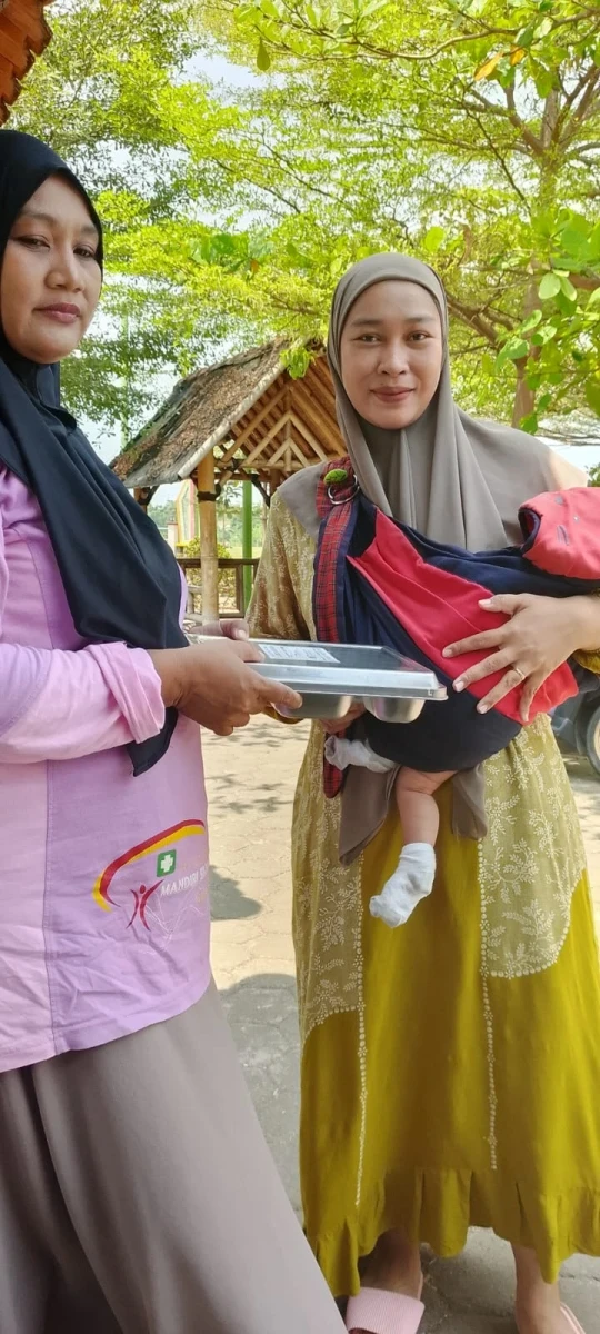 Dukung Kesehatan Ibu dan Pemenuhan Gizi melalui Pembagian MBG bagi Ibu Menyusui di Posyandu Kasih Ibu 1